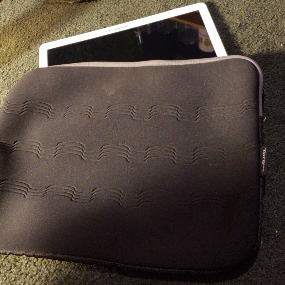 Targus Universal Tablet/Laptop holder